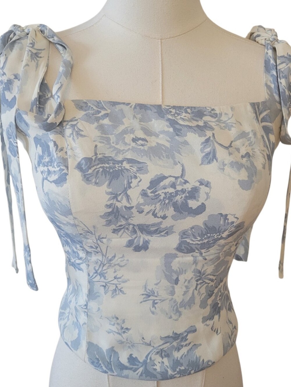 Reformation Blue & White Floral Toile Ellora Smocked Top Size 2